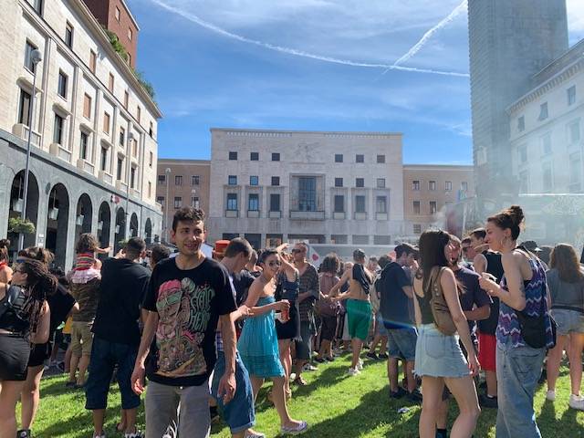 A Varese la street parade della marijuana