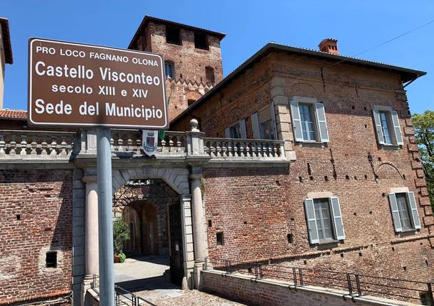 castello visconteo municipio comune fagnano olona