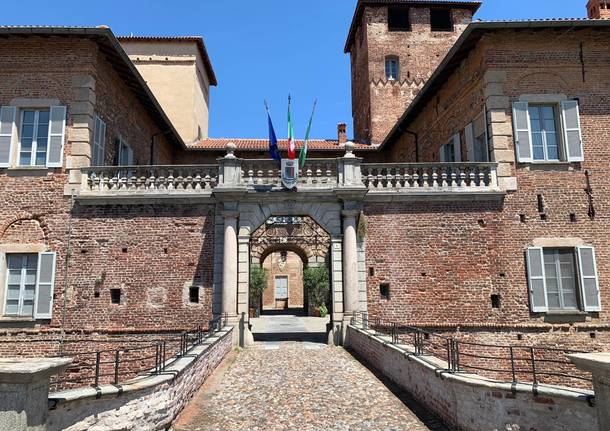 castello visconteo municipio comune fagnano olona