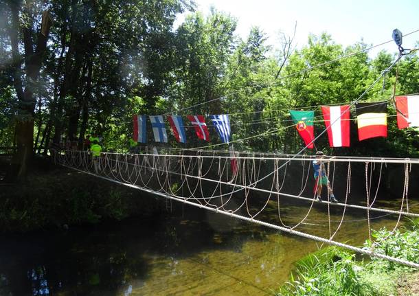 In migliaia lungo l'Olona per Girinvalle