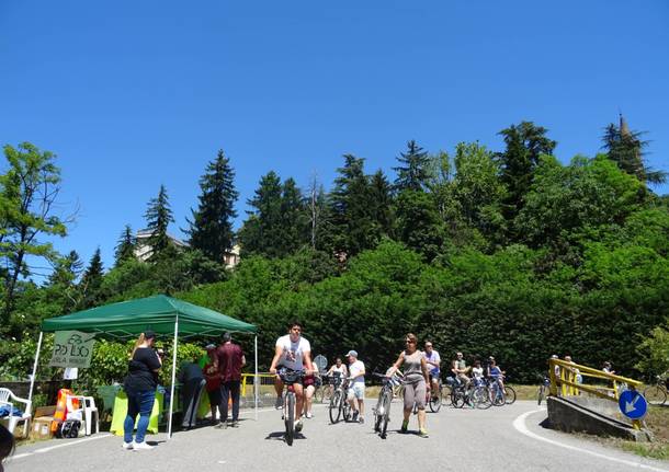 In migliaia lungo l'Olona per Girinvalle