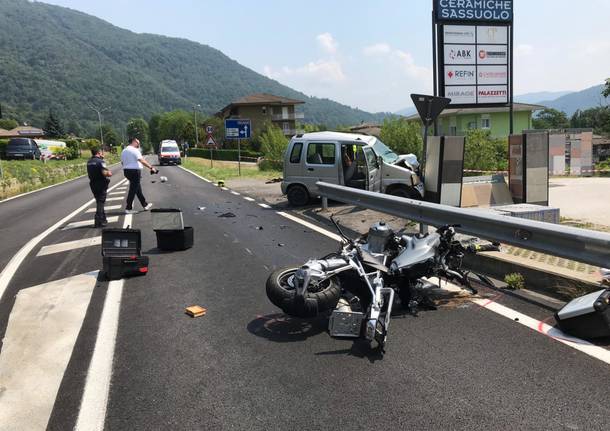 Incidente auto moto sulla statale