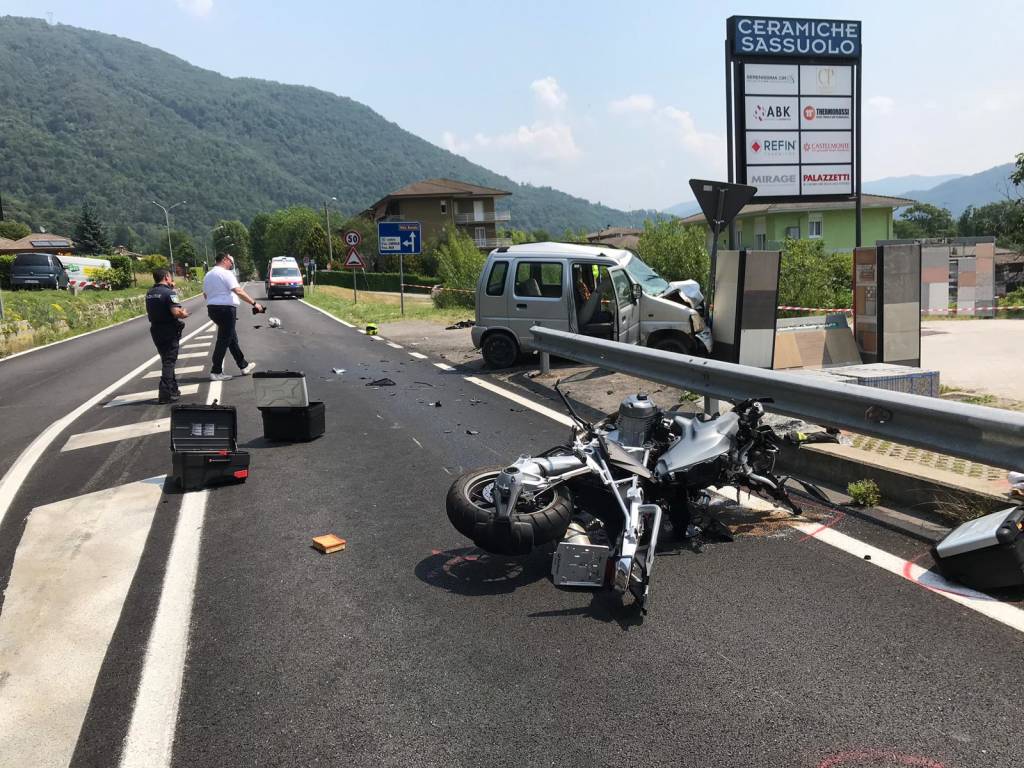 Incidente auto moto sulla statale