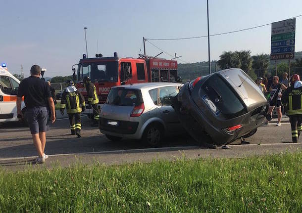 incidente rotonda gemonio giugno 2019