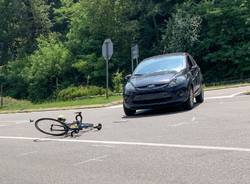 incidente stradale albizzate ciclista investito
