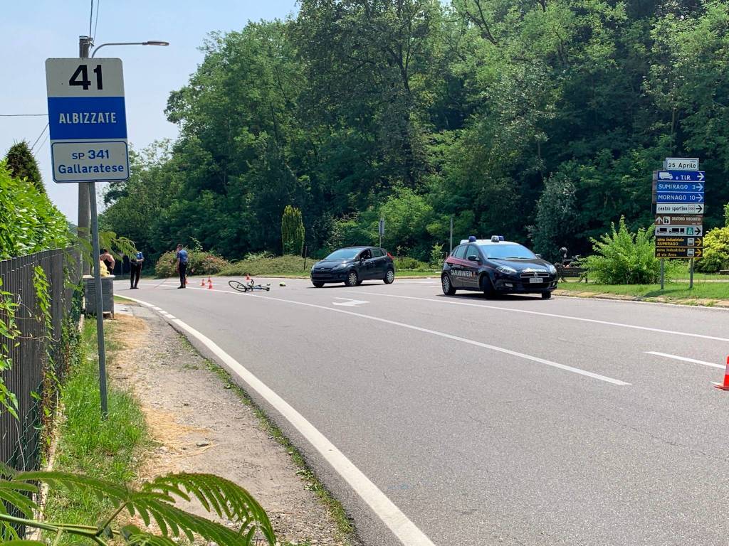 incidente stradale albizzate ciclista investito