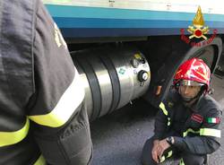 Incidente tra auto e camion a Lavena Ponte Tresa