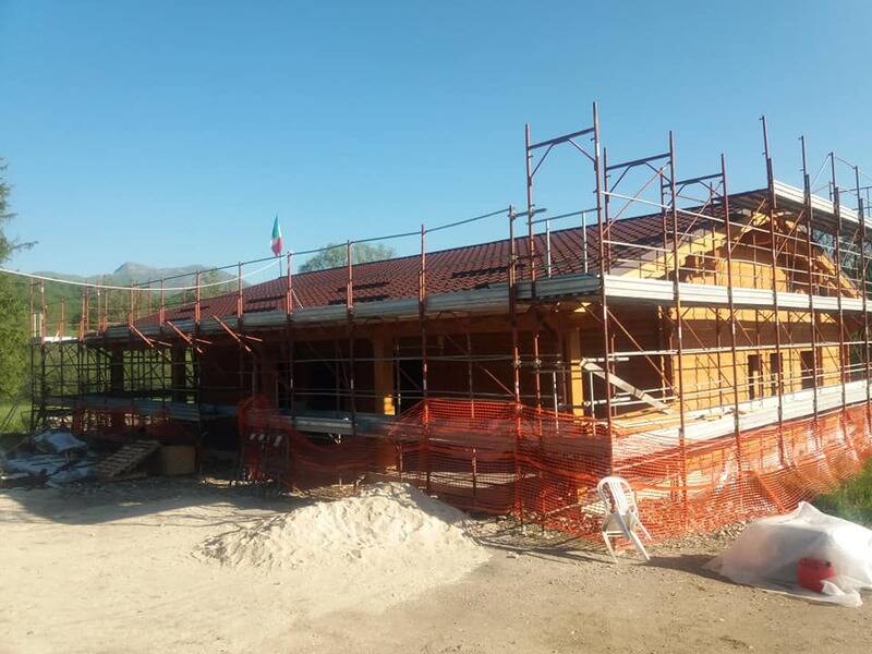 la grotta in costruzione