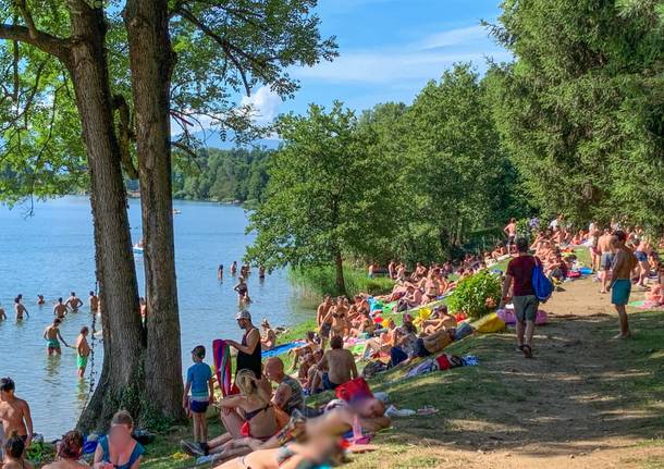 lago di monate spiaggia dei preti comabbio