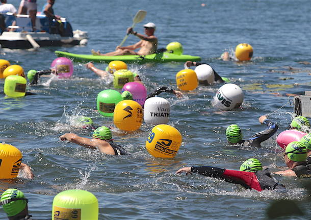 500 nuotatori sul Lago di Monate per l'Italian open water tour