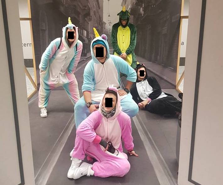 Addii al celibato goliardici a Malpensa