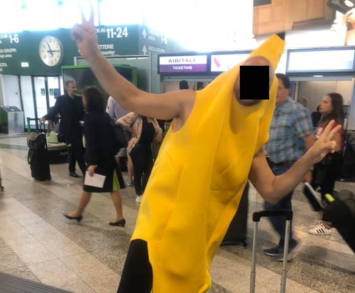 Addii al celibato goliardici a Malpensa