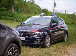 Cade in moto nel bosco, muore un uomo