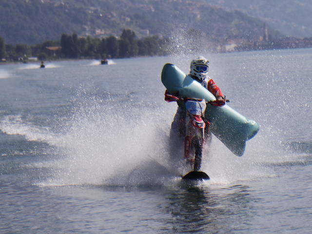 Il record di Luca Colombo sul lago di Como