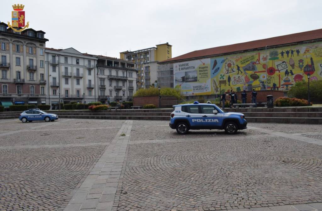 Controlli antidroga in Piazza Repubblica