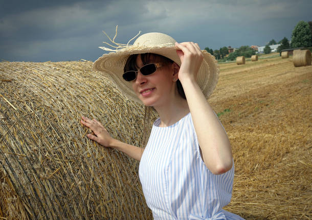 Carol, campo con balle di paglia