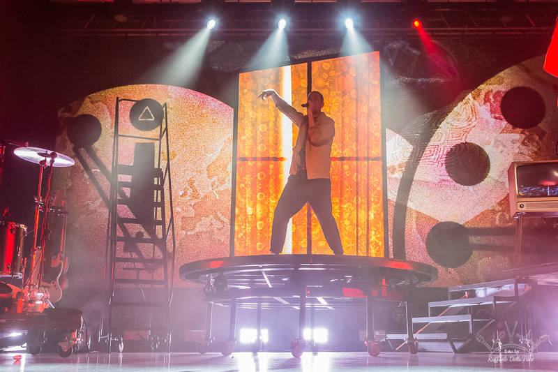 I Bastille in concerto al Fabrique di Milano