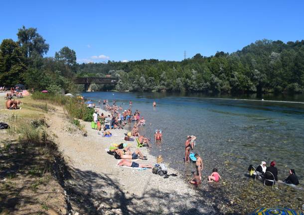 La spiaggia di Oleggio sul fiume Ticino