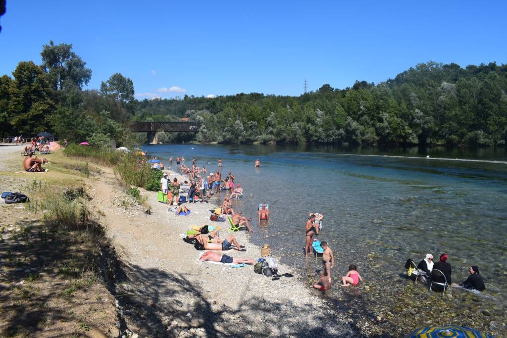 La spiaggia di Oleggio sul fiume Ticino