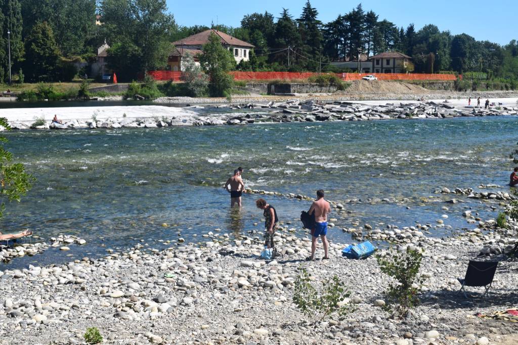La spiaggia di Oleggio sul fiume Ticino