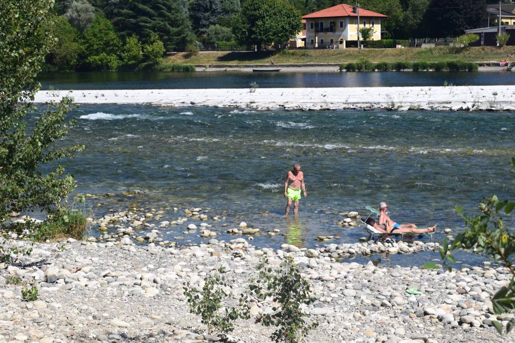 La spiaggia di Oleggio sul fiume Ticino