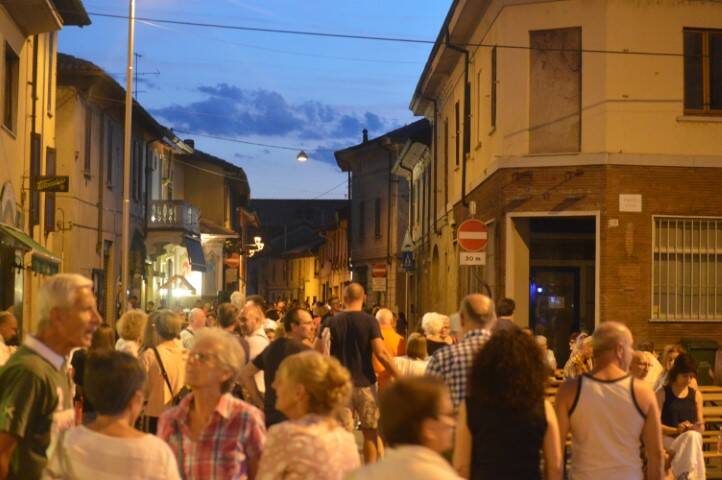 nerviano country e   state fuori notte bianca facciamo quadrato  28 