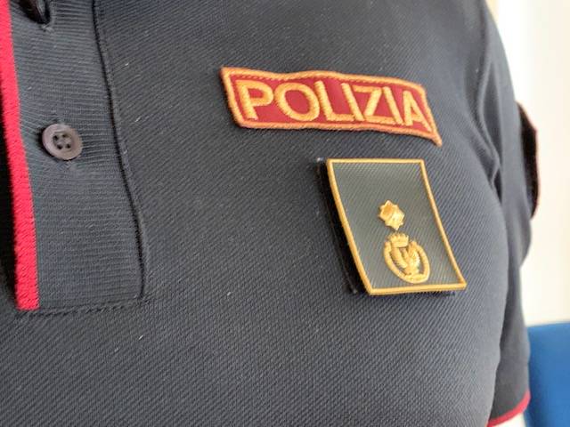 nuovi gradi polizia