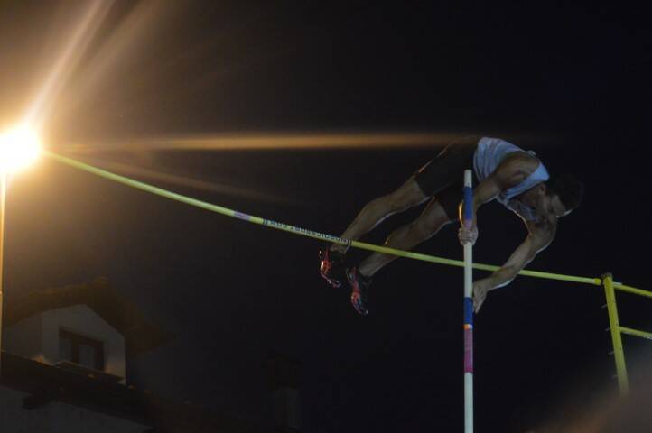 salto con l asta nerviano  18 