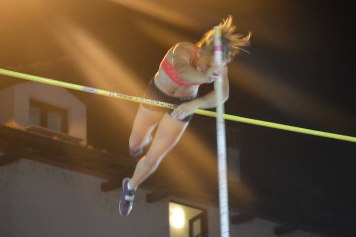 salto con l asta nerviano  30 