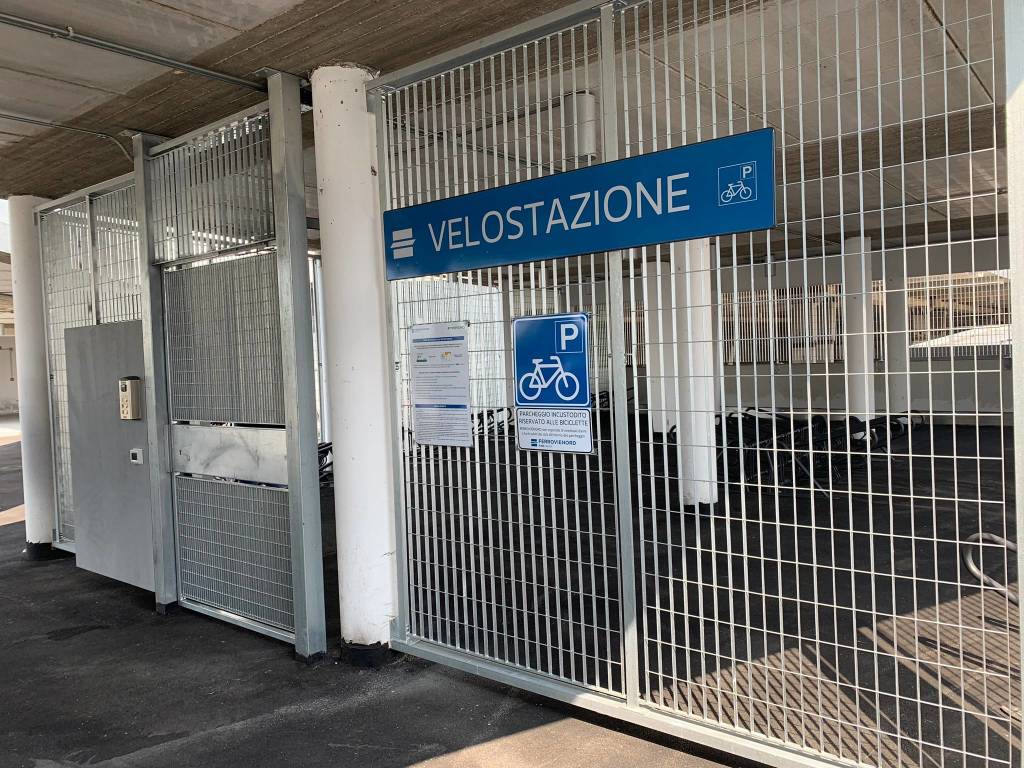 velostazione castellanza stazione ferrovie nord