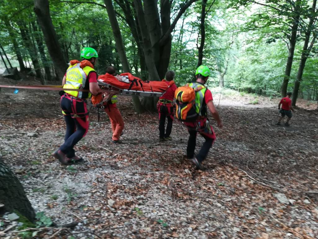 Soccorso alpino in azione al sasso del ferro