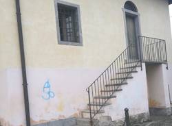 Chiesa di Bernate imbrattata e ripulita