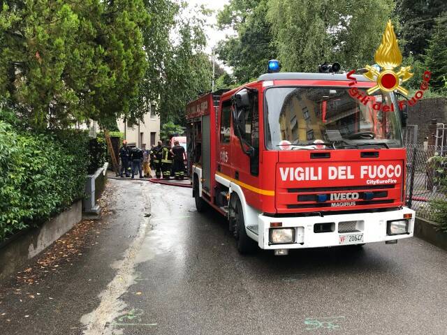 FulmineIncendioTettoVarese  1 
