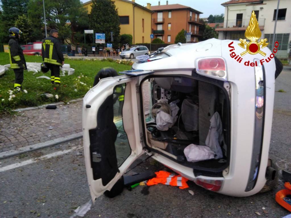 Grave incidente automobilistico a Cavaria