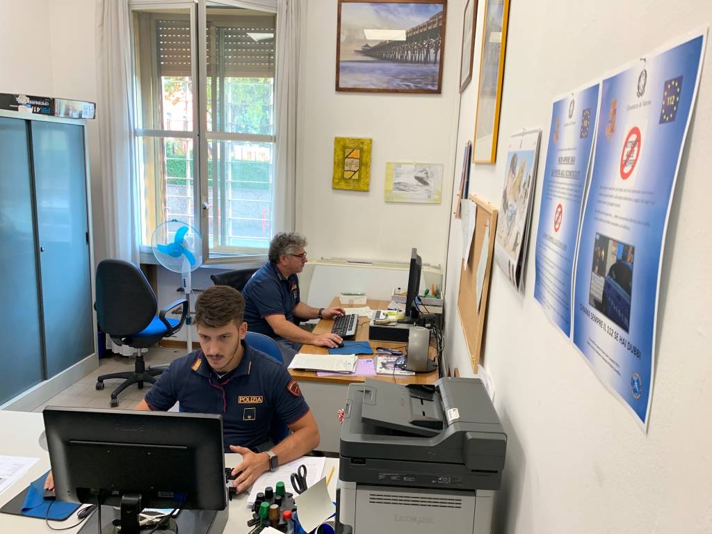 I cartelli "anti-truffa" della polizia