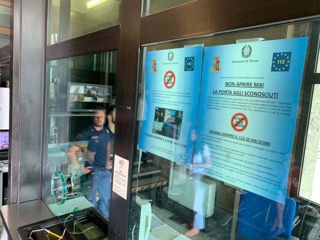 I cartelli "anti-truffa" della polizia