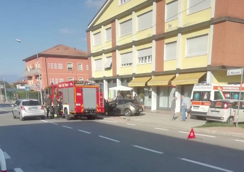 Bisuschio - Incidente via Mazzini - foto di Gennaro Gesuito