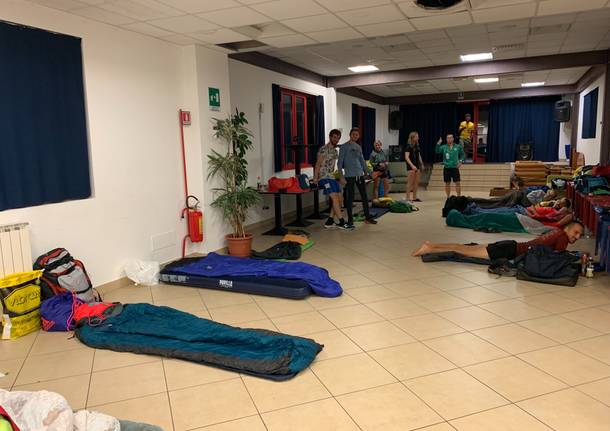 Il riposo degli atleti al Villaggio della Trail Campo dei Fiori