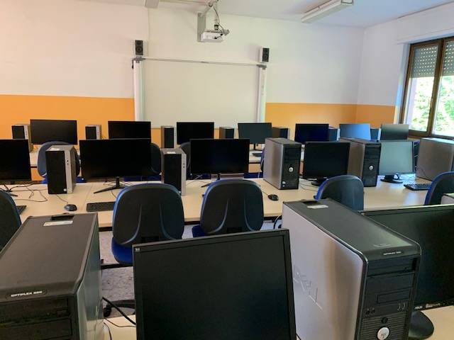 All\'Isis di Moncucco la nuova aula di \"sistemi\"