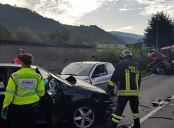 Trattore contro due auto a Mesenzana