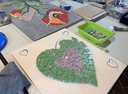 La scuola di mosaico nella sacrestia della chiesa