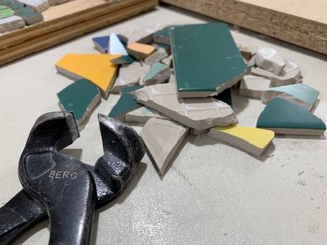 La scuola di mosaico nella sacrestia della chiesa