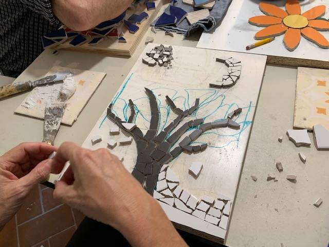 La scuola di mosaico nella sacrestia della chiesa