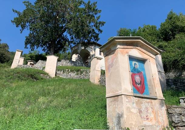 La scuola di mosaico nella sacrestia della chiesa