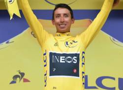 ciclismo egan bernal maglia gialla tour de france