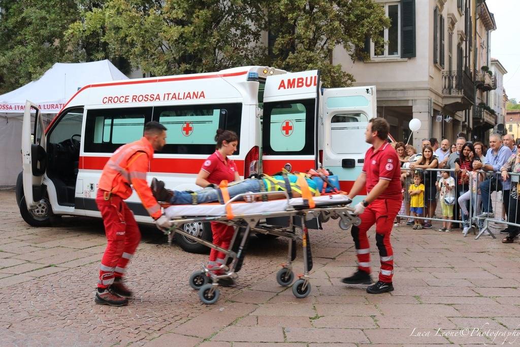 Croce Rossa, festa in centro a Varese (foto Luca Leone)