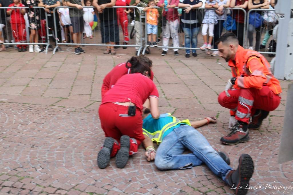 Croce Rossa, festa in centro a Varese (foto Luca Leone)