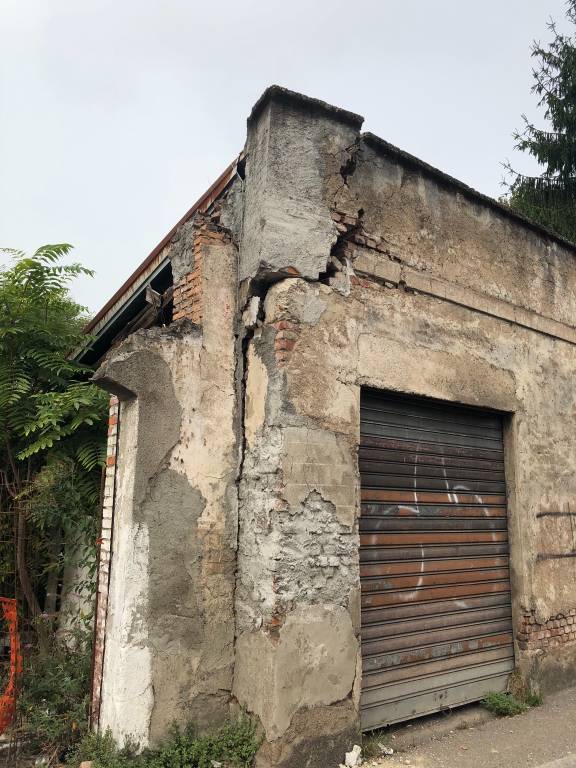 Crollo edificio viale Borri