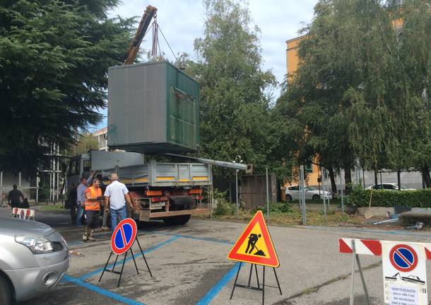 La demolizione della centralina Arpa a Saronno