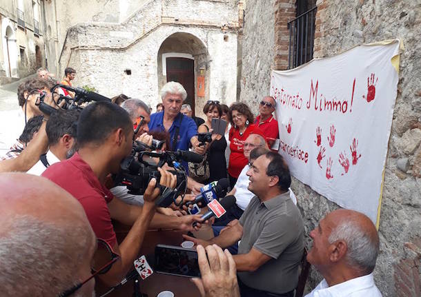 Mimmo Lucano torna a Riace